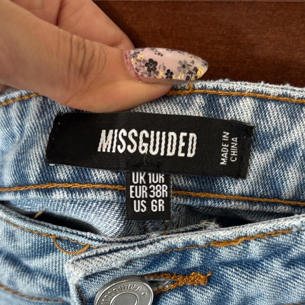 Missguided + High Rise Ripped Blue Jeans - Picture 3 of 4